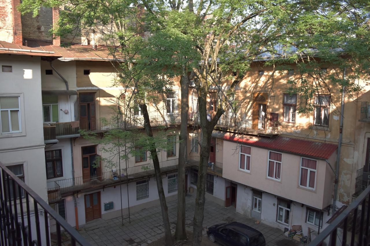 Central Mansard Studios Lviv Luaran gambar